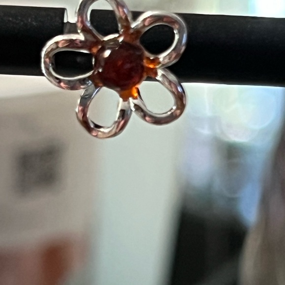 Brand new without tags. Sterling Silver Flower Earrings with Amber center Stone - Picture 2 of 6
